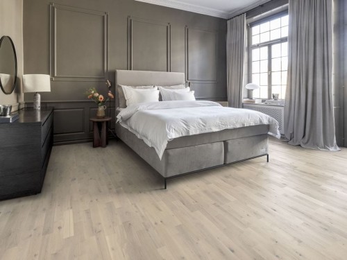 Kahrs Beyond Retro Dąb Loft White Strip